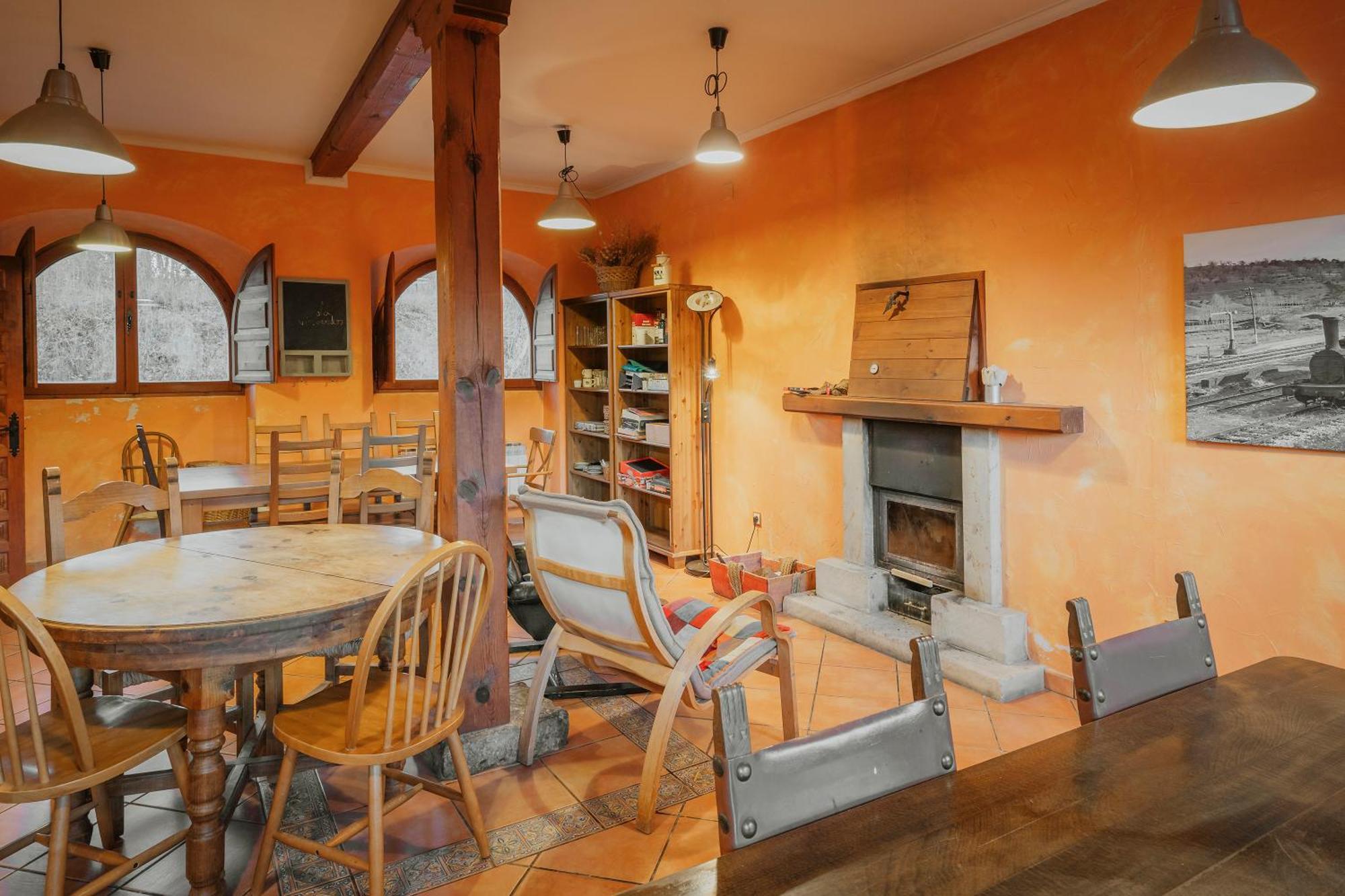 La Estacion De Rabanera Guest House Rabanera del Pinar Ngoại thất bức ảnh
